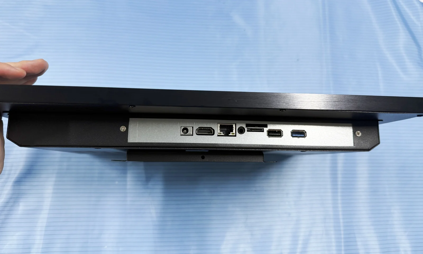 All-in-one touch computers construction detail
